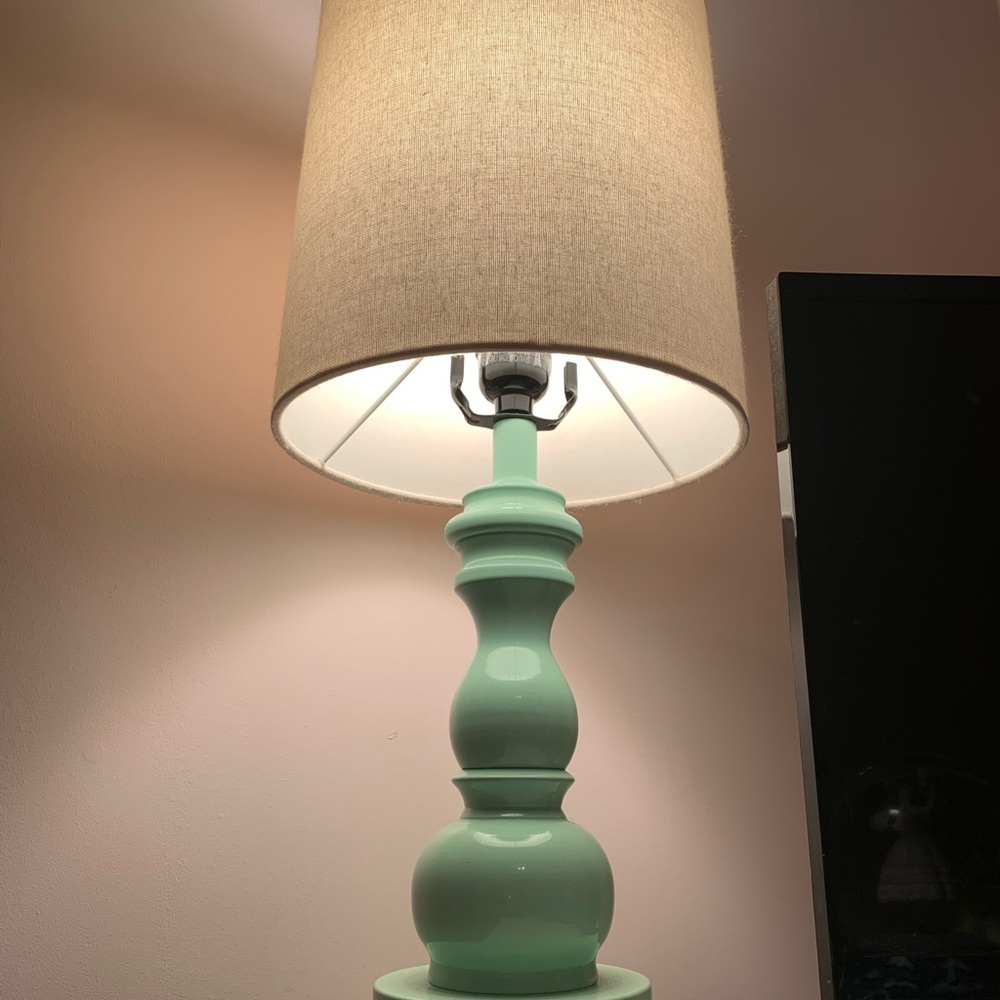 Pillowfort Kids Touch Lamp